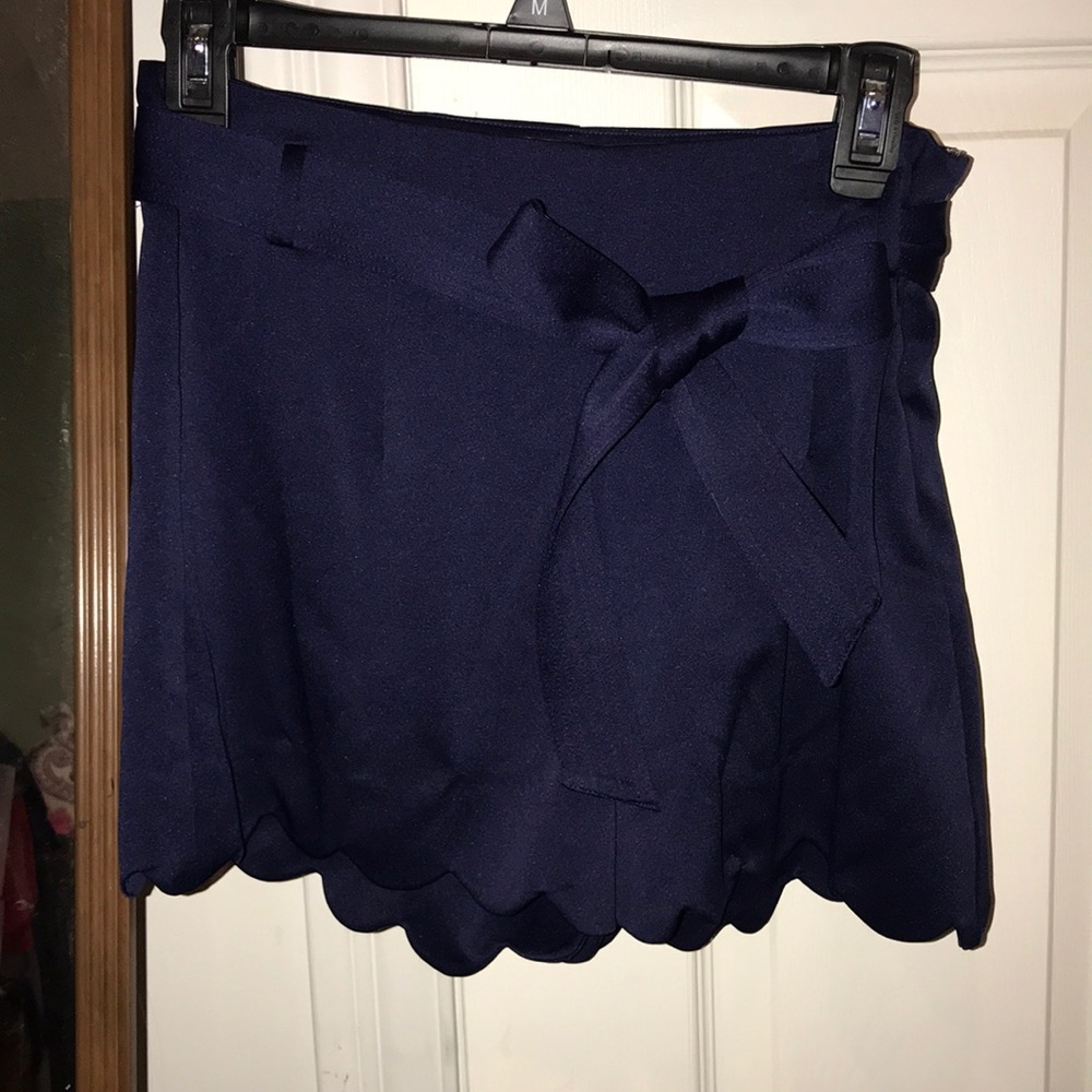 Scalloped fancy shorts